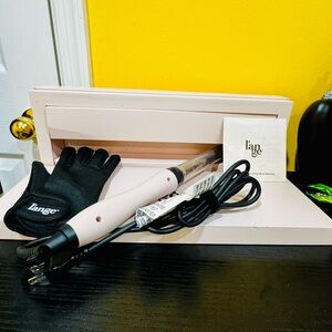 L'ange Pink -25 mm titanium curling wand with Glove and instructions.